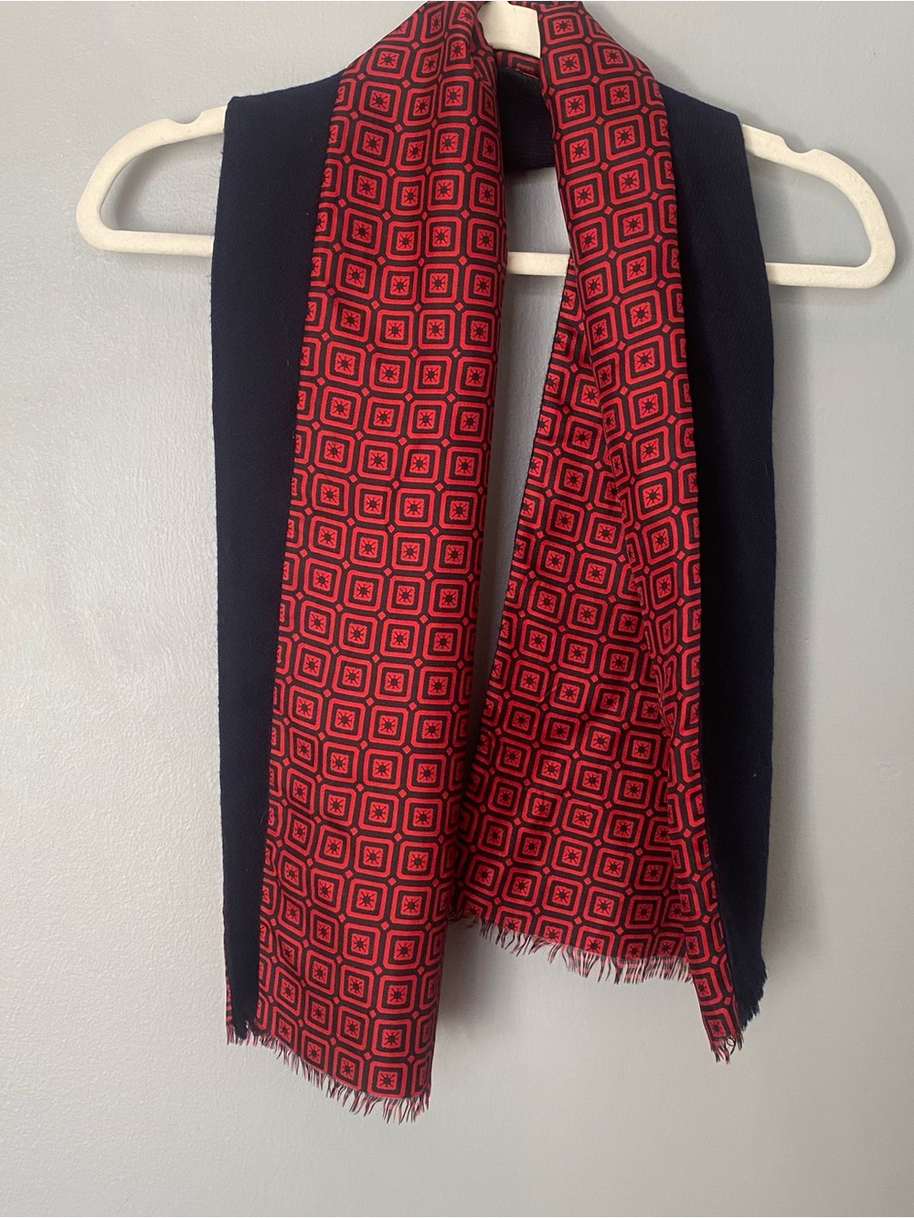 VTG Reversible Red Pattern & Navy Men's Scarf 100% Wool and Silk